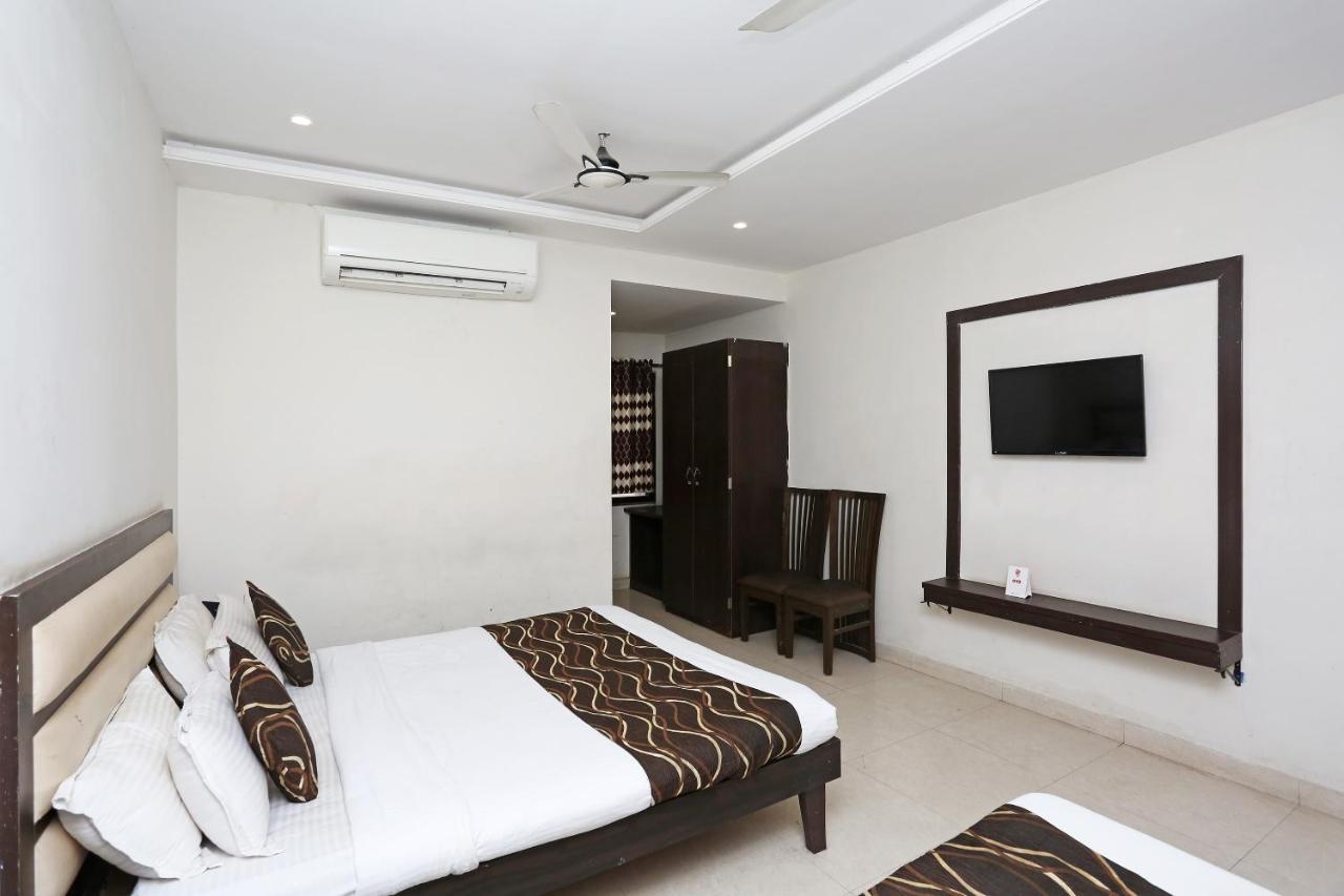 Oyo 6359 Hotel Mezbaan Regency Rāipur Pokoj fotografie